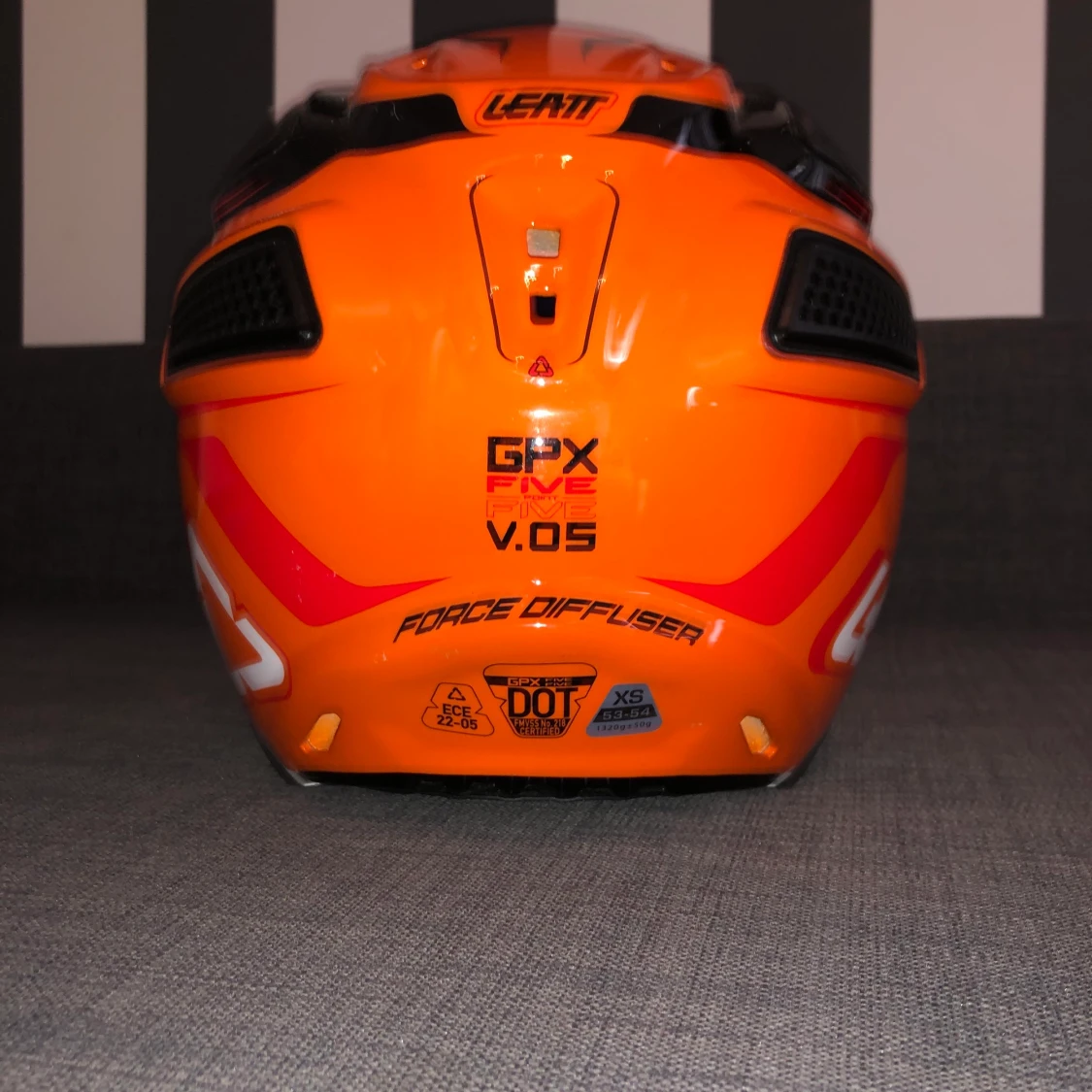 Cross hjälm leatt. - 91