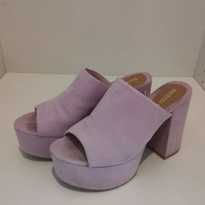 Rosa högklackade skor - Rosa högklackade skor från H&M i storlek 40 🥰💕