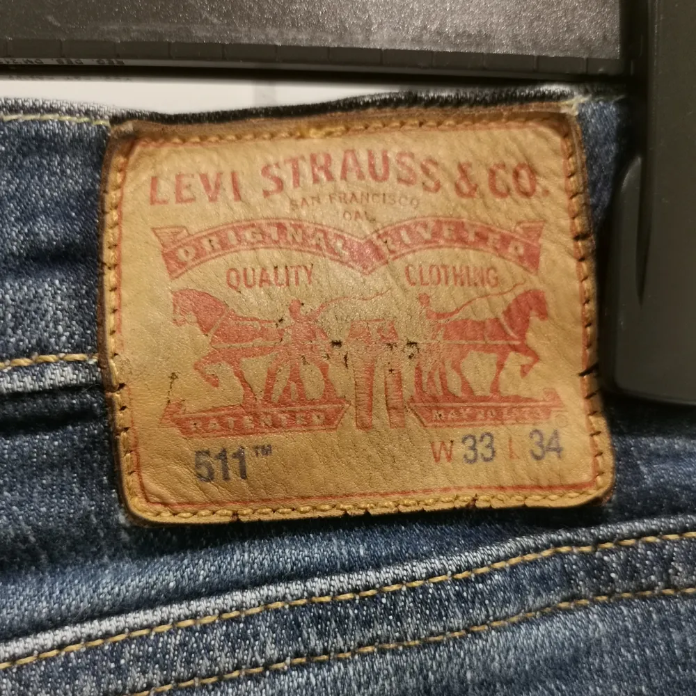 Jeans från Levi's i fint skick. Storlek w 33 l 34 🥰Gratis frakt 💕. Jeans & Byxor.