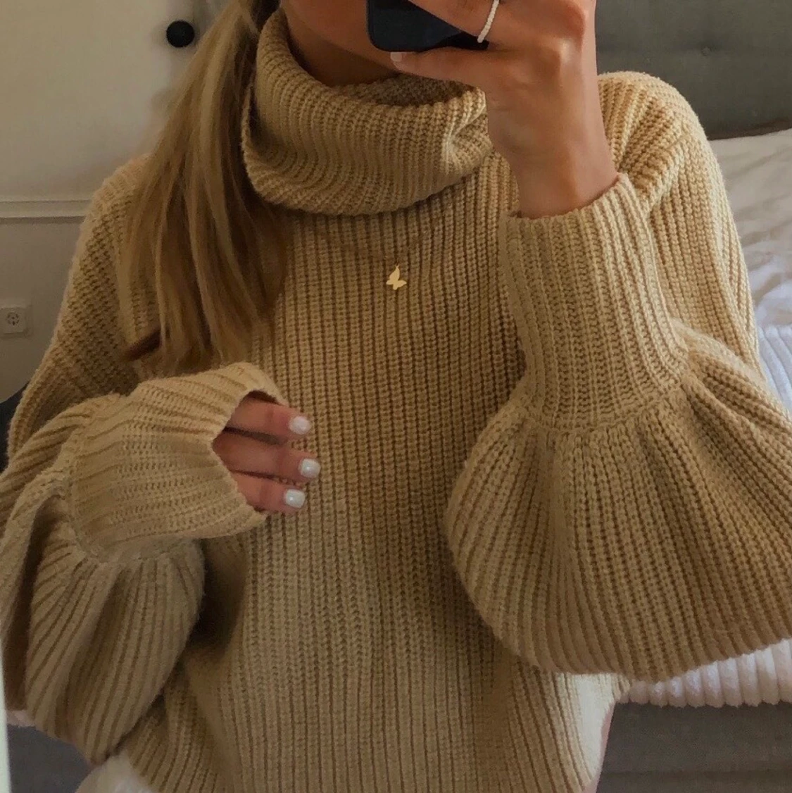 Beige stickad tröja