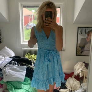 Blå klänning strl xs - Säljer denna klänning som jag sytt själv 🥰🥰🥰strl xs
