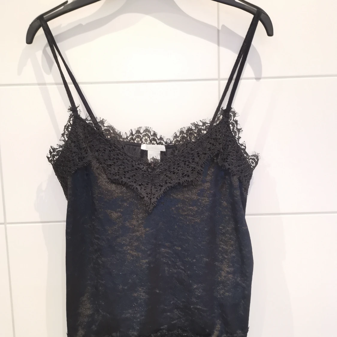 Svart linne i sammet