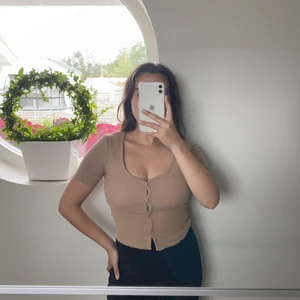 Beige top  - Har använt några få gånger, skönt material
