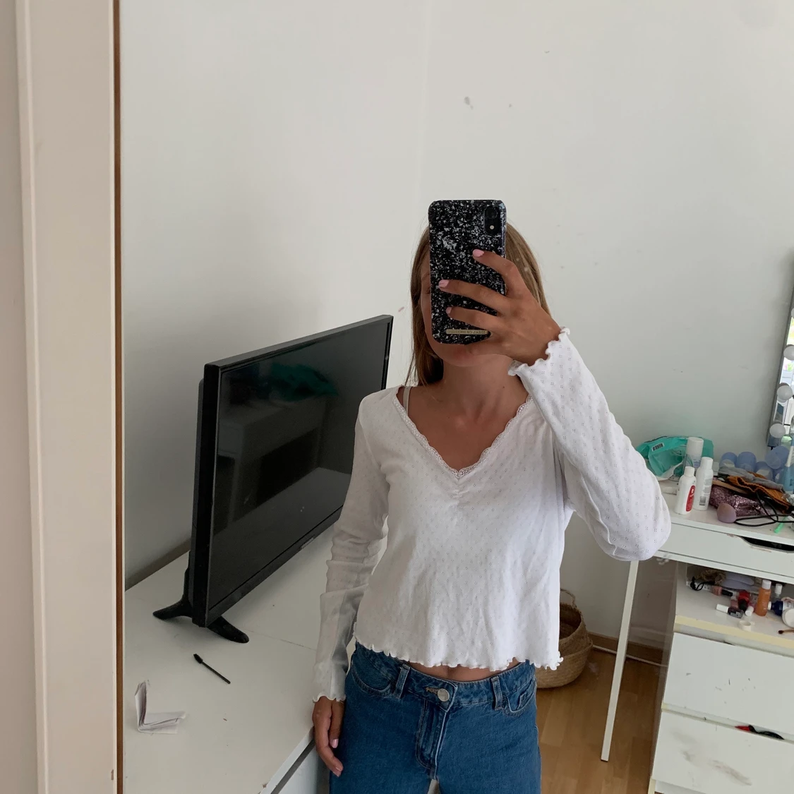 Lindex, urringad Lång armad vit tröja! - 90