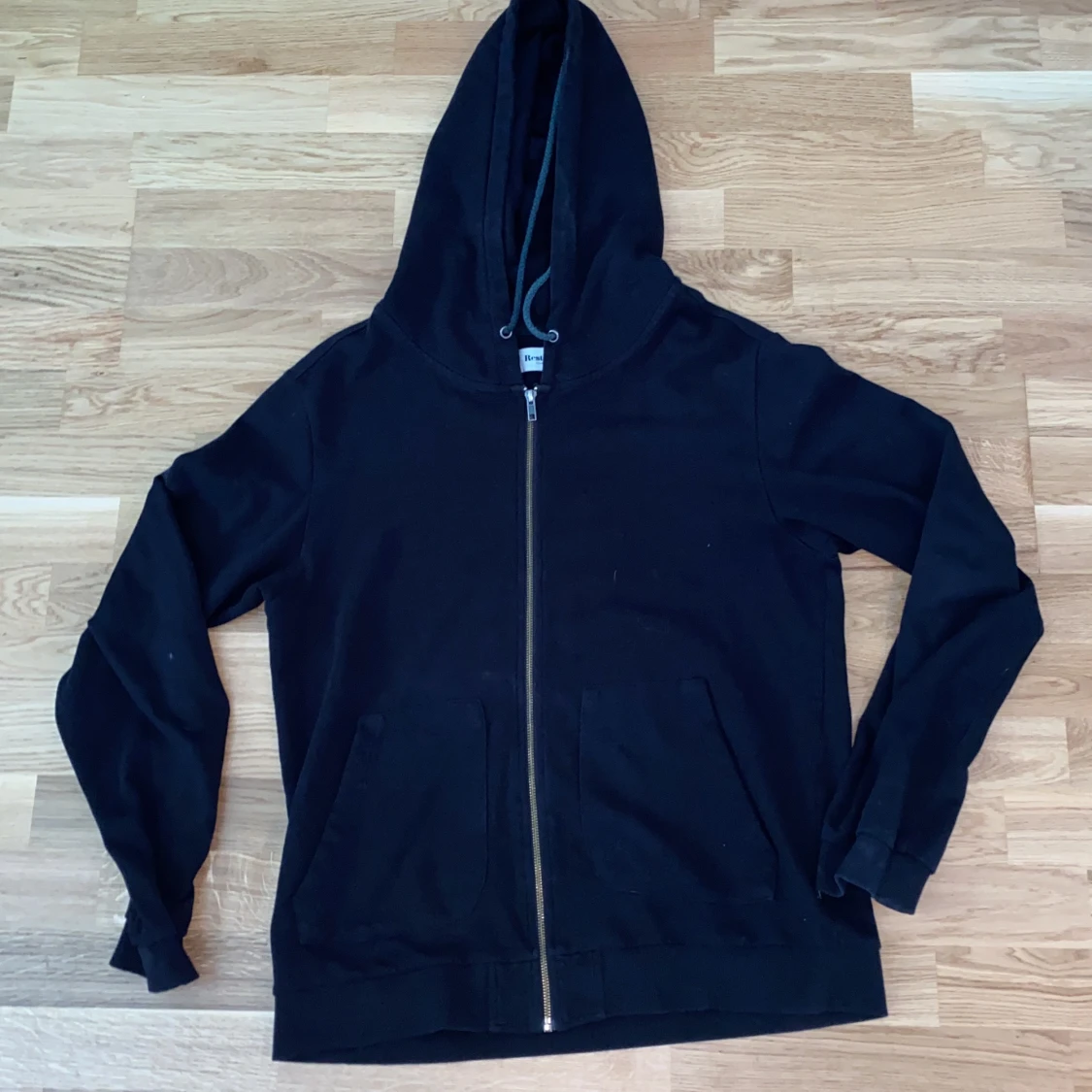 Svart hoodie  - 90