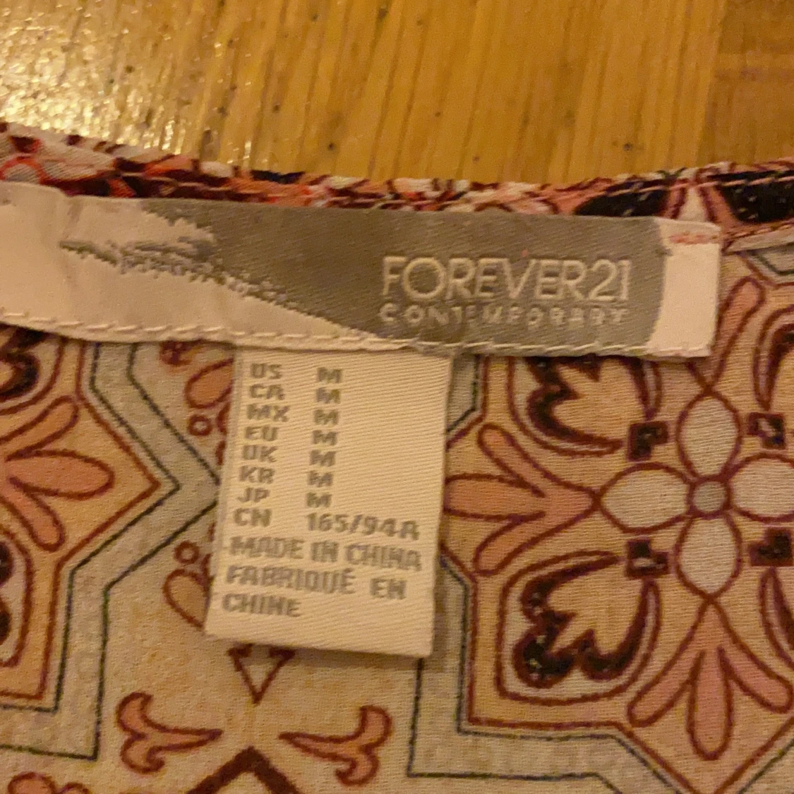 Mönstrad blommig blus - 90