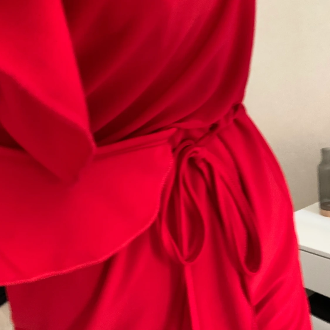 Röd volang klänning  - 91