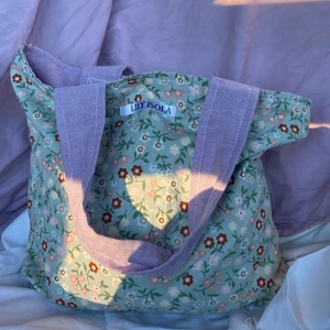 Tote bag - Tote bag 💜 kika gärna in min instagram @lily_isola