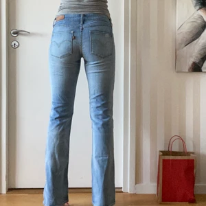 Levis vintage jeans - Superfina ljusblå vintage Levis jeans. Lågmidjad bootcut model. 