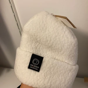 Burton - Helt ny, nypris 350kr. Köparen står för frakten