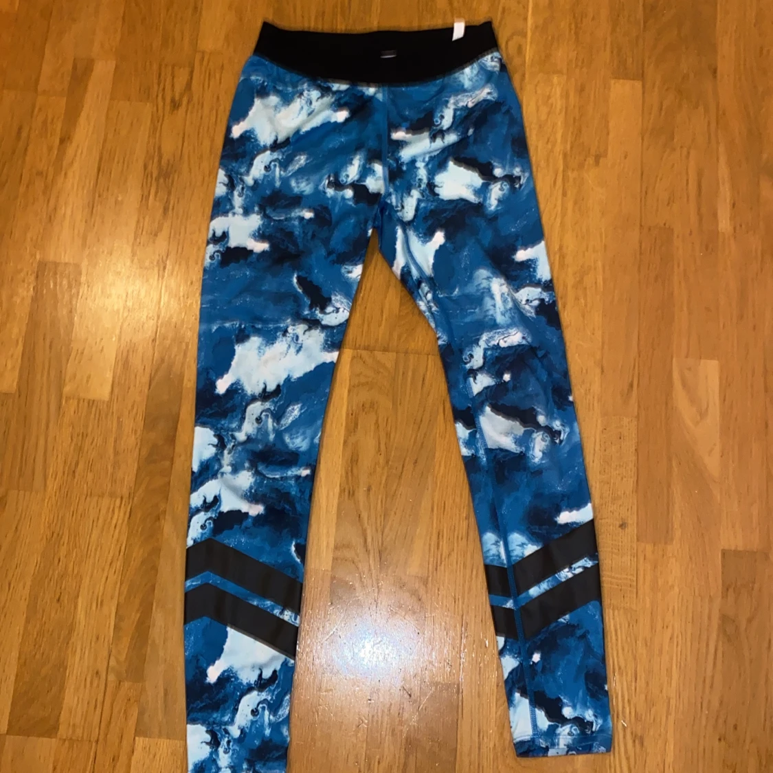 Blåa träningsbyxor