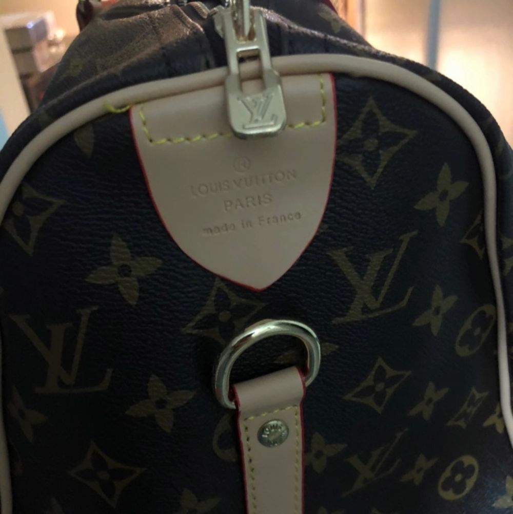 Louis Vuitton Bag AA+kopia. Väskor.