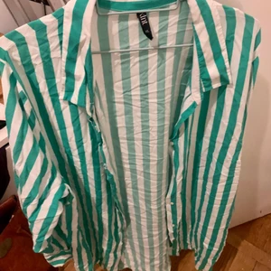 Långskjorta från Kappahl stl XL  - Långskjorta i fint skick. Från Kappahl. Storlek XL. 