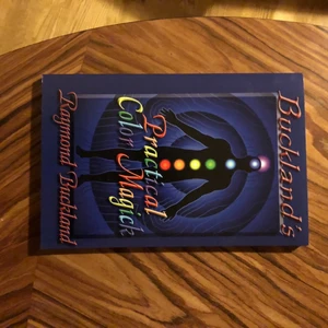 Practical color magick - Bok i näst intill nyskick. 100kr +frakt 