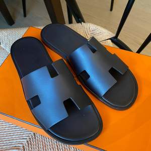 Hermès Izmir sandals strl 42,5. Aldrig använda. Kvitto finns 