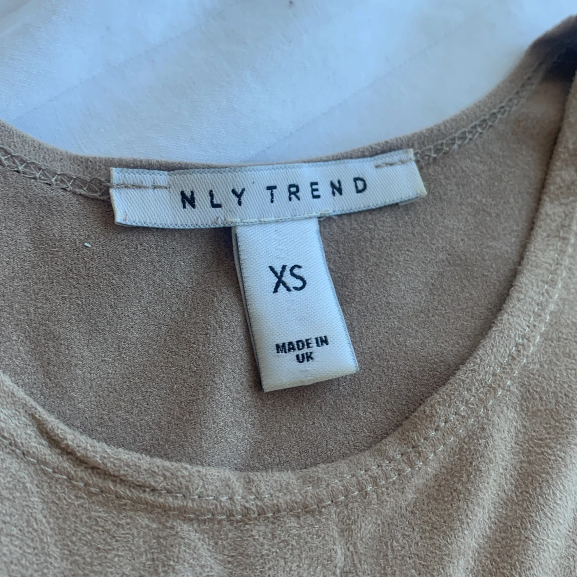 Tight beige klänning strl XS - 91