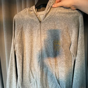 grå kofta - passar en xs/s🤍 frakt tillkommer!!