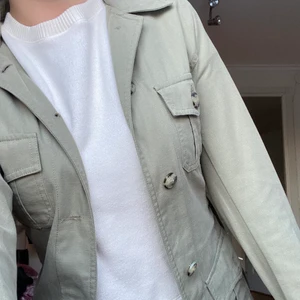 Kappa - Är osäker på om jag ska sälja denna. Iallafall en as snygg ”kappa” som har avtagbara snören, har använt både som klänning eller som kappa med något under😍