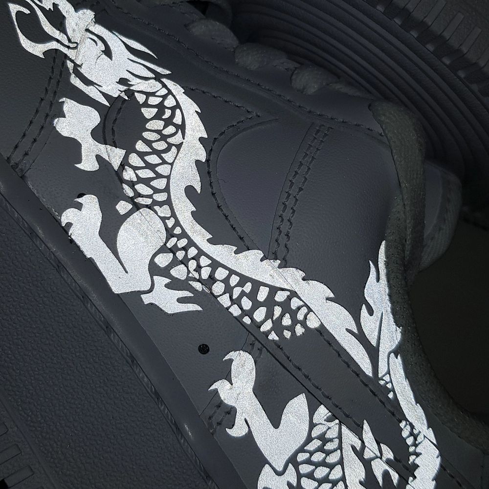 Hej! Vi är ett UF- företag som säljer sneakers med reflexmotiv🥰 skicka in dina skor till oss så designar vi dem med reflex för 299kr eller köp nya genom oss för 299kr + skokostnaden😊. Det går såklart även att beställa/skicka in andra skor än Nike AF1. Skriv meddelande vid intresse💕. Skor.