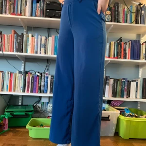 Blå kostymbyxor - Supernajs och jättesköna byxor💕💕