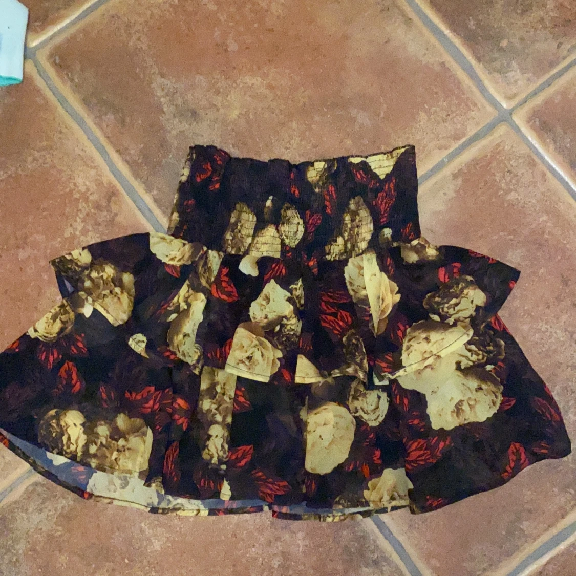 Volangkjol från NAKD, blommönster S-M - 91