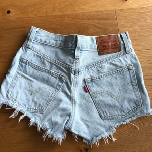 Levis 501 shorts - Levis 501 shorts i nyskick!