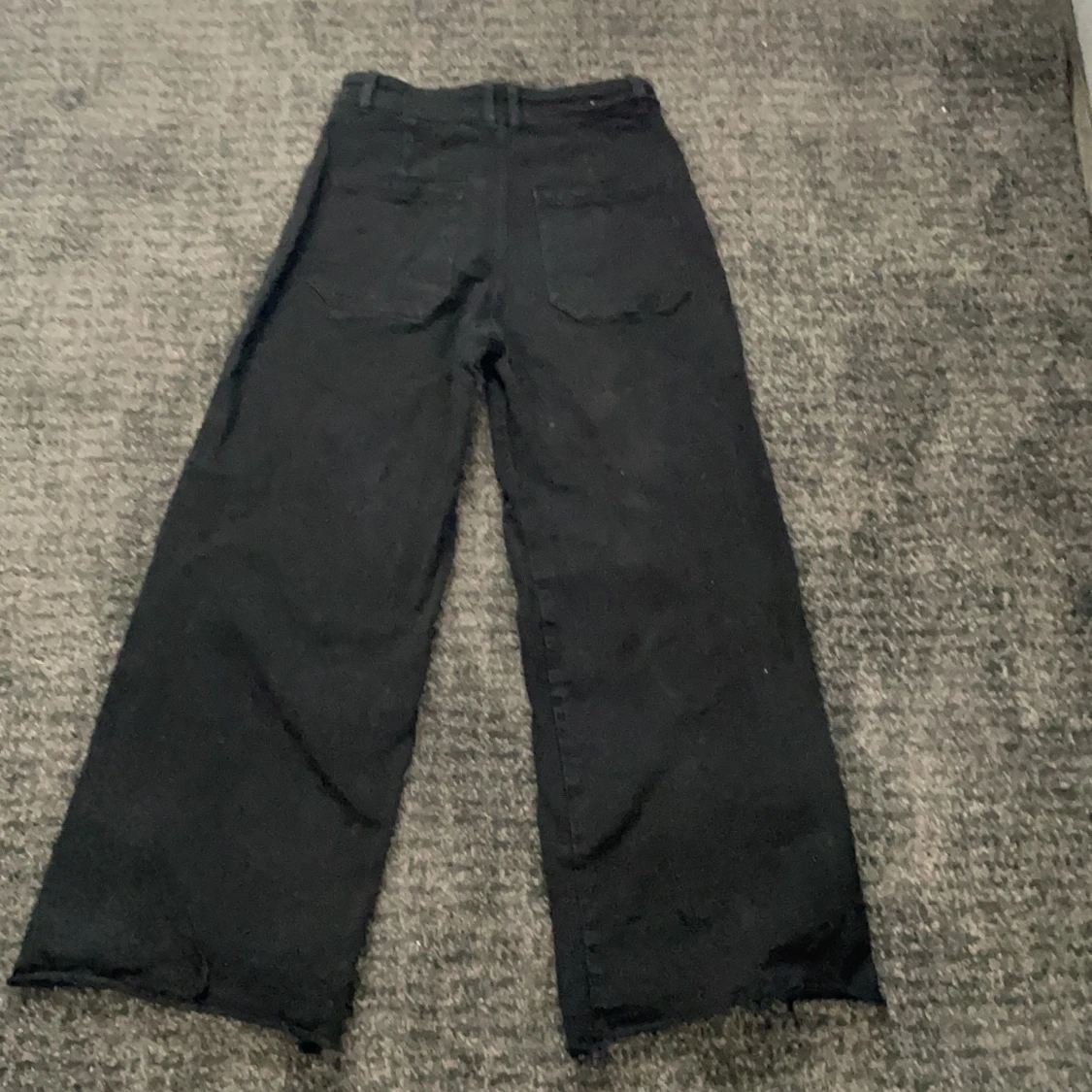 Pull&Bear wide leg jeans (svarta) - 90