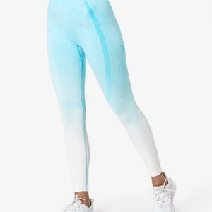 Icaniwill ombre tights strl medium - Storlek medium. Använda 2 gånger. I nyskick. Säljer pga för lite storlek för mig. Köparen betalar fraktkostnad på 60kr.