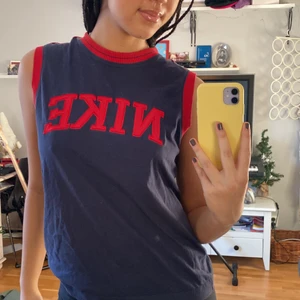 Nike retro linne  - Pappas gamla Nike linne❤️‍🔥 Väldigt coolt men jag använder det för sällan!