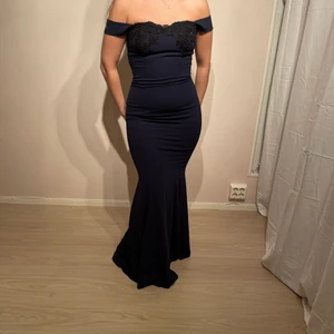 Festklänning  - För mer information/frågor skriv dm vid seriöst intresse 