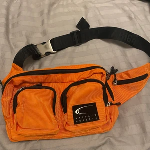 Midjeväska - Fin midje väska från Axel arigato