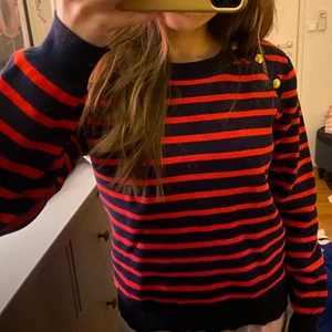 Tröja - Säljer denna jättefina tröja från Lindex då jag tyvärr inte använder den så mycket som jag velat💕