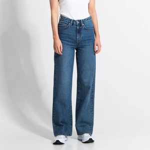 JEANS - Snygga raka jeans, oanvända! Frakt tillkommer💘