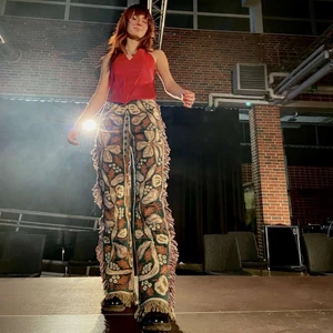 Grungy fit - Hi, this is from my fashion show see details on my Ig @elisabethcardone. This is the grungy fit, I am selling the pants for 800kr size S, Red corset 400kr size S. Everything is handmade, msg for any questions🪡🪡