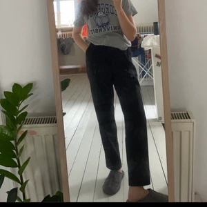 Kostymbyxor  - Så fina kostymbyxor hittades på secondhand ♻️💗 Högmidjade 💗