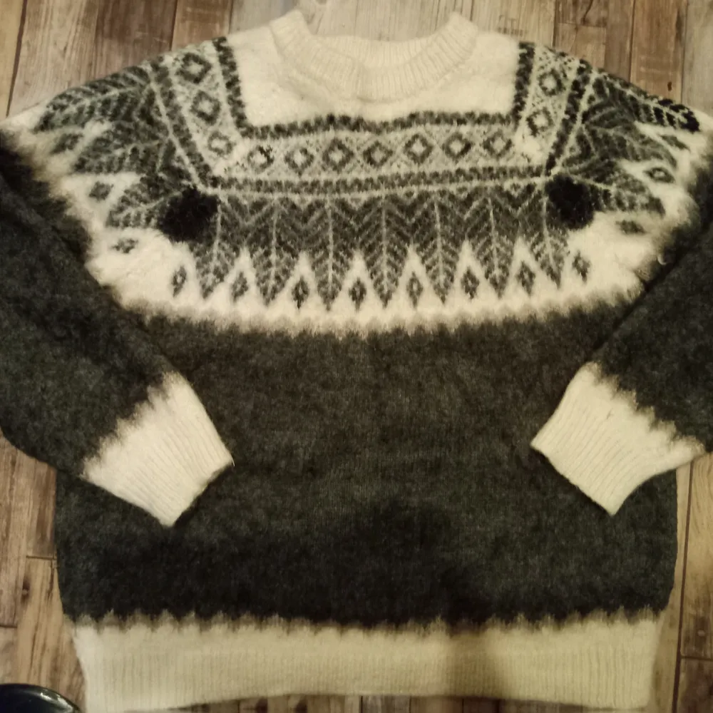 Woolen Sweater, vintage wool sweater in great conditions. Tröjor & Koftor.