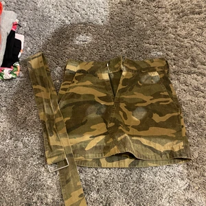 Militär kjol - En militärkjol i storlek xs