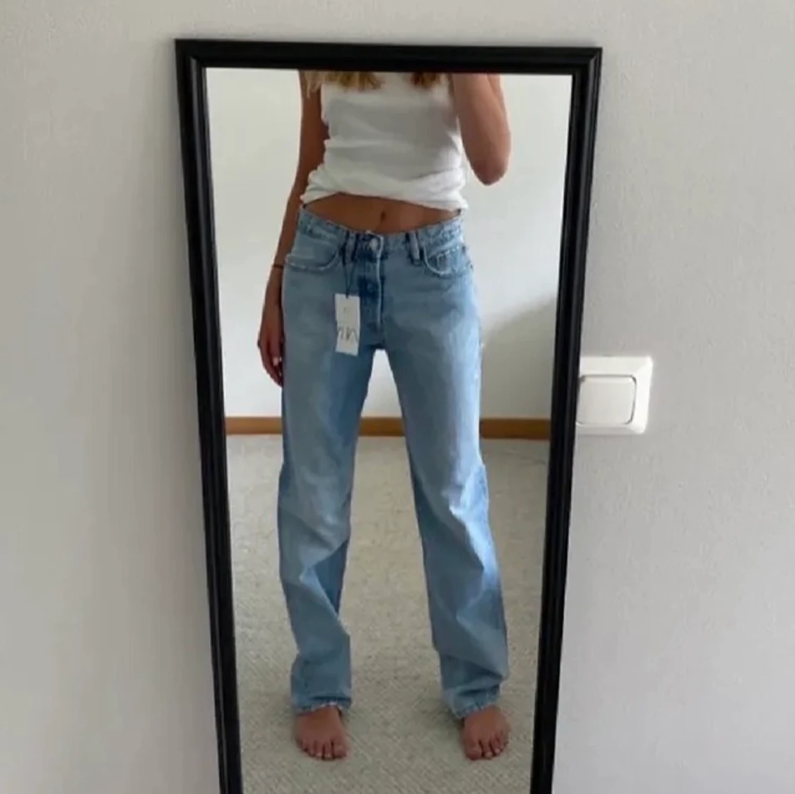 SLUTSÅLDA Zara Lågmidjade Jeans blå