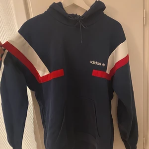 Adidas Originals hoodie M - Condition 8/10, inga flaws, 