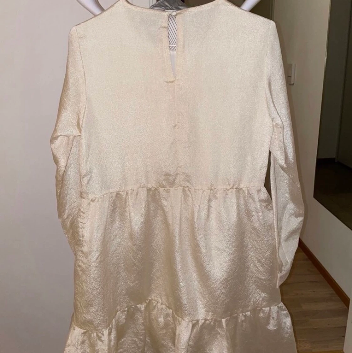  Ny glittrig guldig beige festklänning  - 90