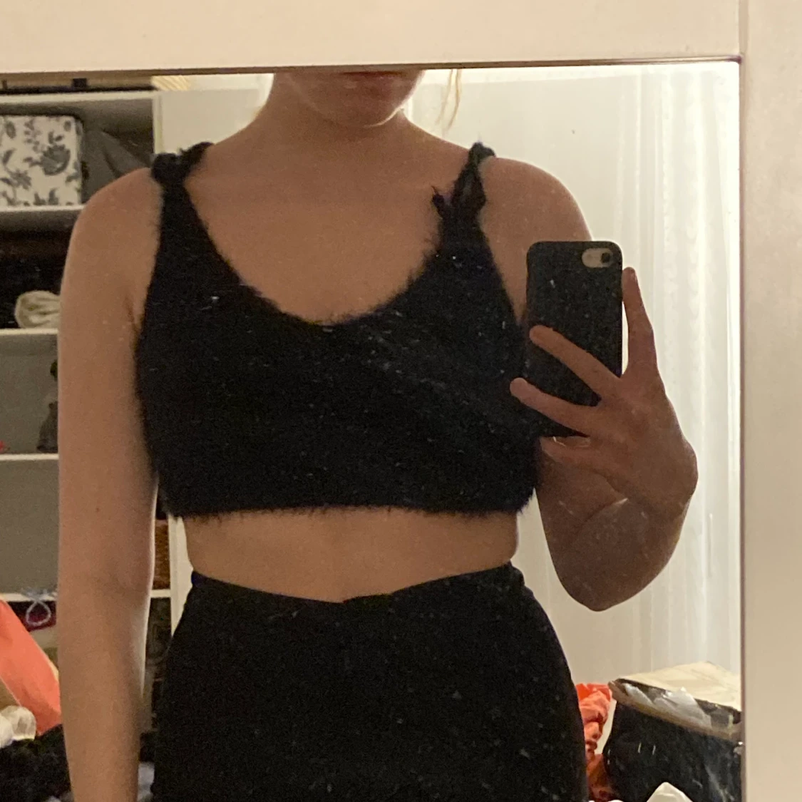 Fluffigt svart linne