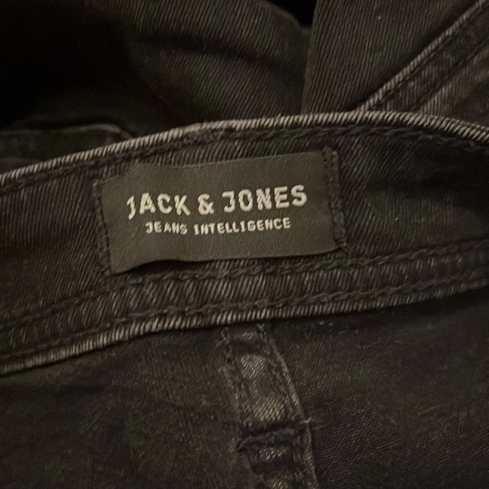 Jätte snygga slitna jeans ifrån Jack and jones. Jeans & Byxor.