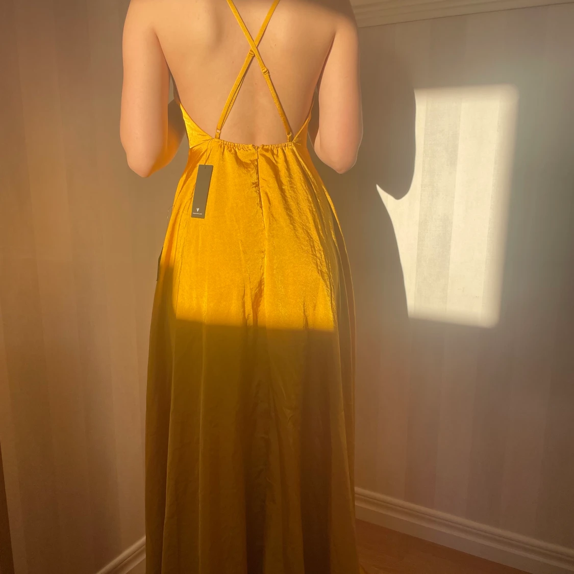 Gul balklänning, oanvänd  - 90