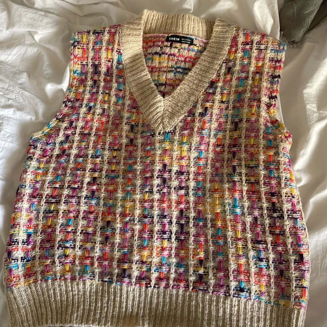 Färgglad väst från Shein storlek 36.  - 90