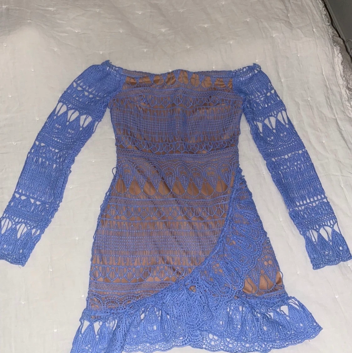 Missguided blå spetsklänning 34 superfin