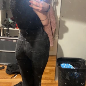 Jeans från bikbok  - Fina jeans från bikbok i strl XS, 200kr💞