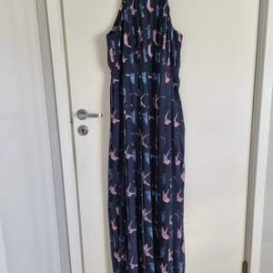 Super cute and  comfy Maxi dress. It was only worn once.