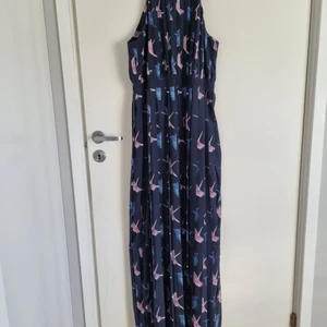 Pleaded Maxi Dress - Super cute and  comfy Maxi dress. It was only worn once.