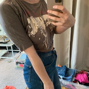 Crop top storlek M - I fint skick. Köparen står för frakten ☺️