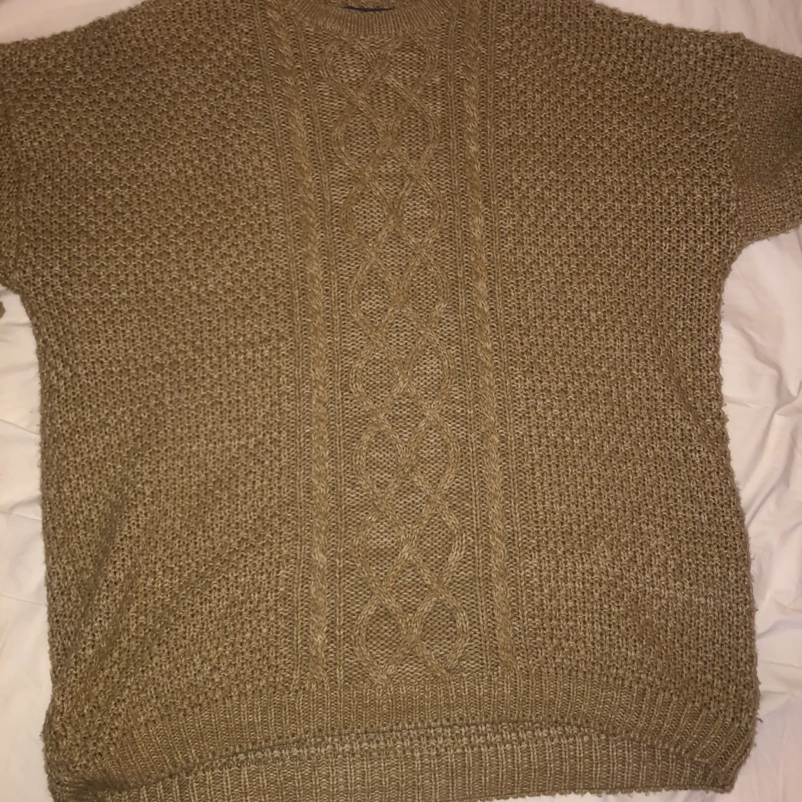 Beige stickad tröja - 90